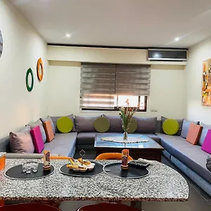 Appartement Avec Piscine A 150m Des Jardins Majorelle, Marrakesh